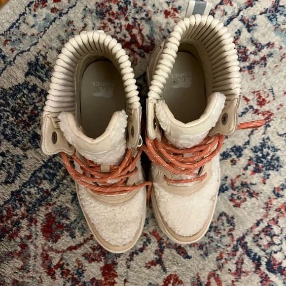 Sorel Cream Lace-Up Boots chunky heel size 9 - Picture 7 of 7